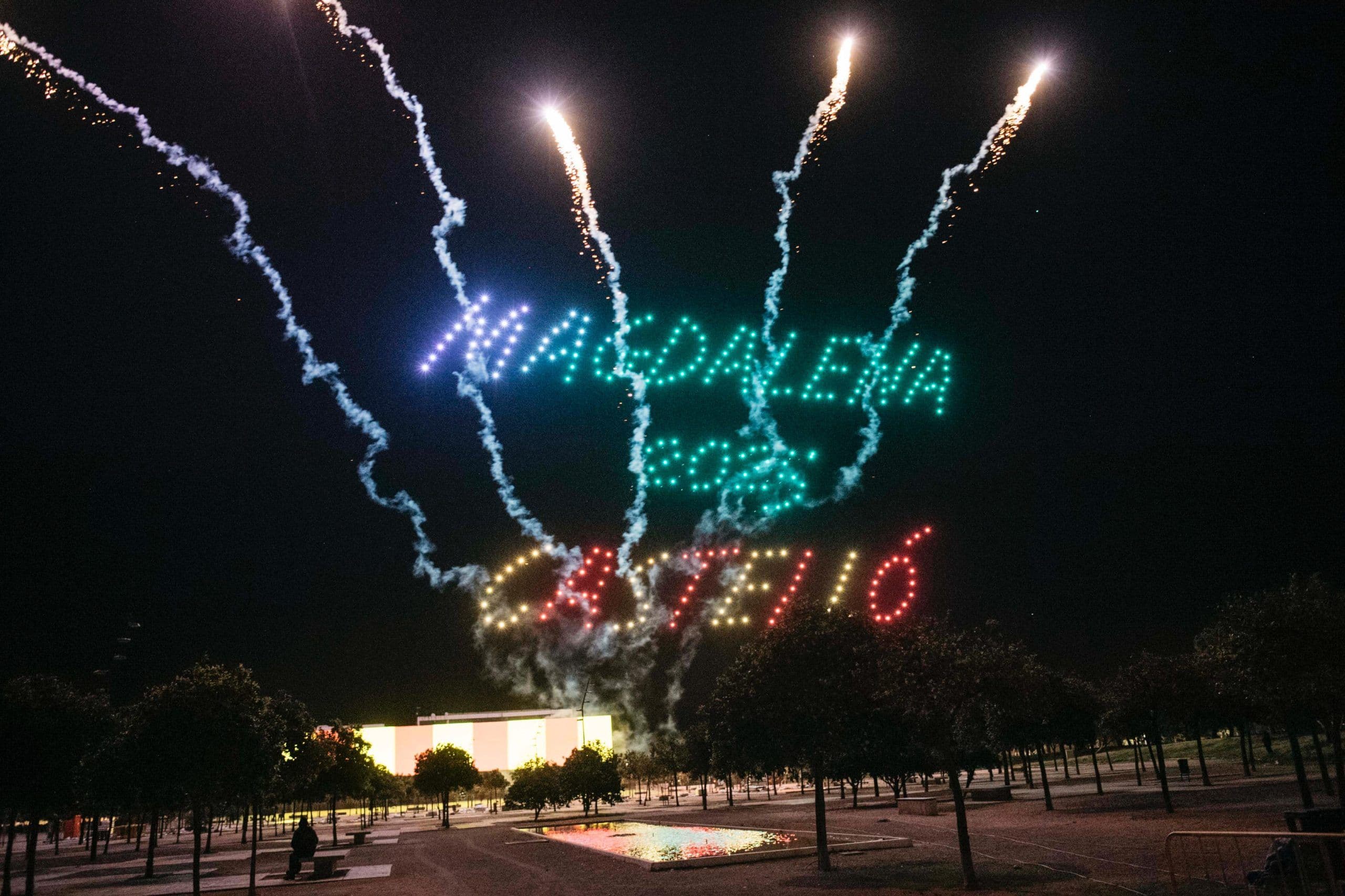 Espectáculo piromusical con drones 